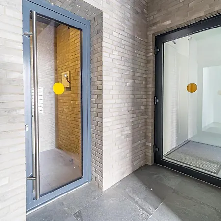 Moon With Dedicated Parking & Ac Apartment *